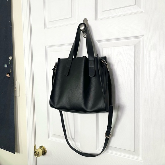 ✧･ﾟblack faux leather crossbody tote bag - Picture 3 of 10